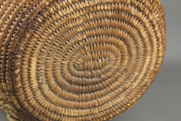 Cowlitz%20artist%2C%20%3Cb%3E%3Ci%3E%20Gathering%20Basket%3C%2Fi%3E%3C%2Fb%3E%2C%20ca.%201900%2C%20cedar%20root%2C%20beargrass%2C%20and%20hide%2C%20The%20Elizabeth%20Cole%20Butler%20Collection%2C%20no%20known%20copyright%20restrictions%2C%202012.97.12